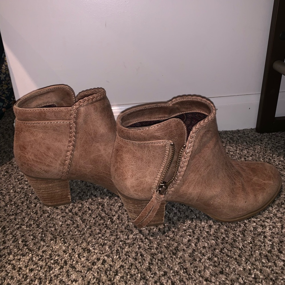 REPORT BOOTIES